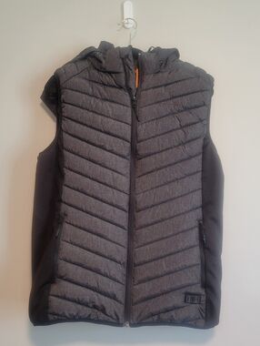 Akaso Men's Nomad Warm Winter Quilted Vest Size Large - Slim Fit